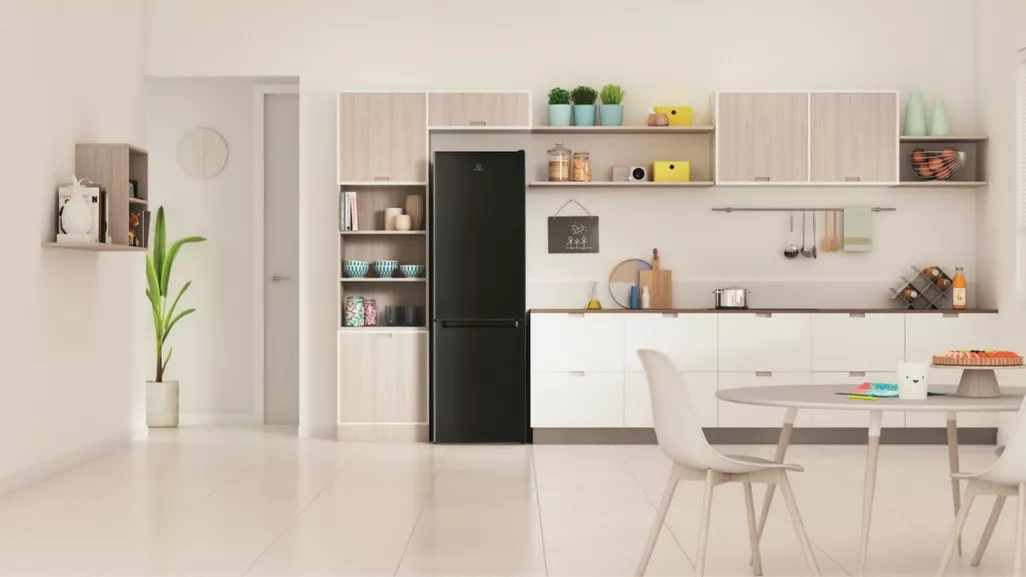 Indesit Chłodziarko-zamrażarka LI8S2EK1 | Zadowolenie.pl