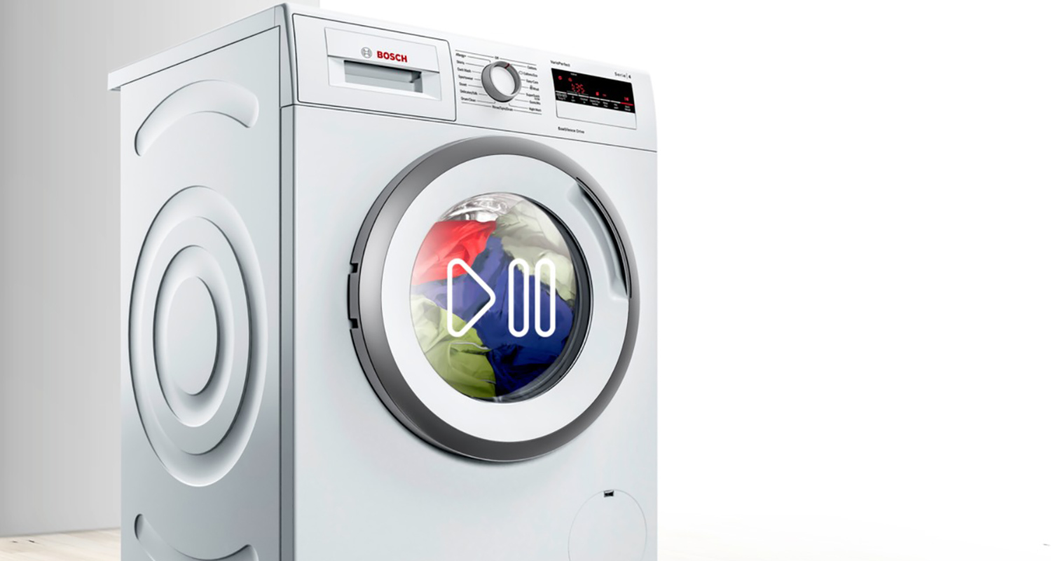 Start / Pauza + Opcja dołożenia prania – umożliwia wstrzymanie prania i dołożenie lub wyjęcie rzeczy z bębna już po rozpoczęciu cyklu